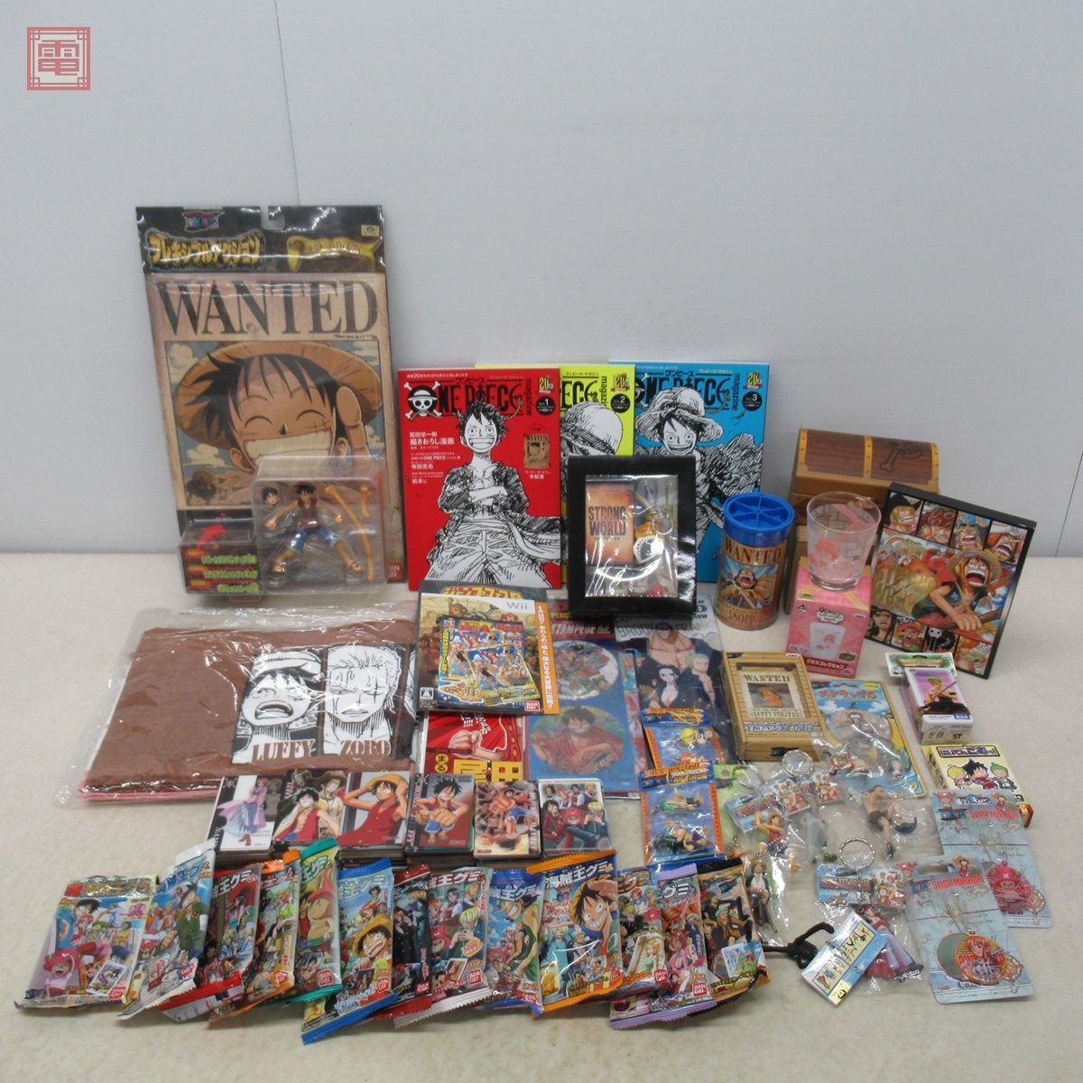 ONE PIECE ワンピース 書籍/フィギュア/タオル/プラスチックカード