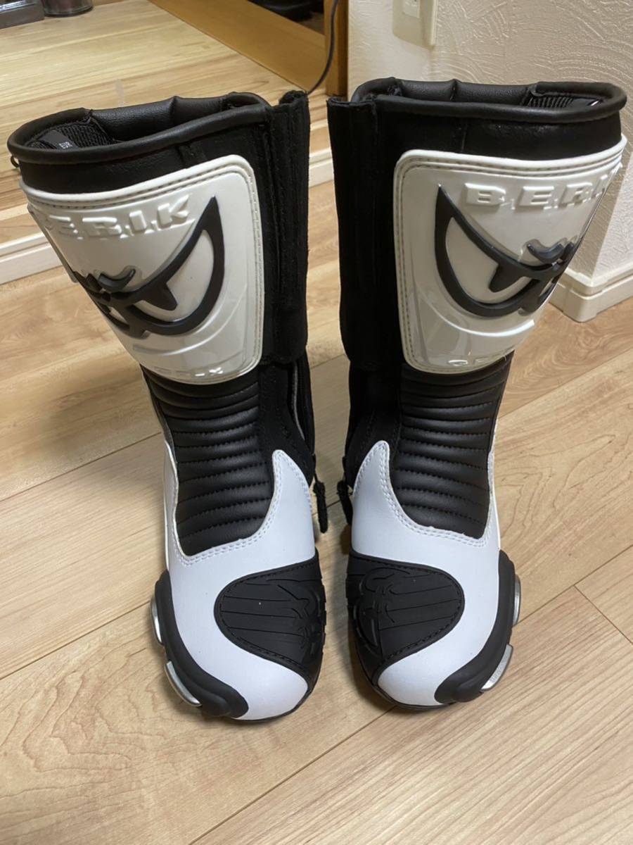 BERIK ベリック レーシングブーツ 40サイズ　新品試着のみ