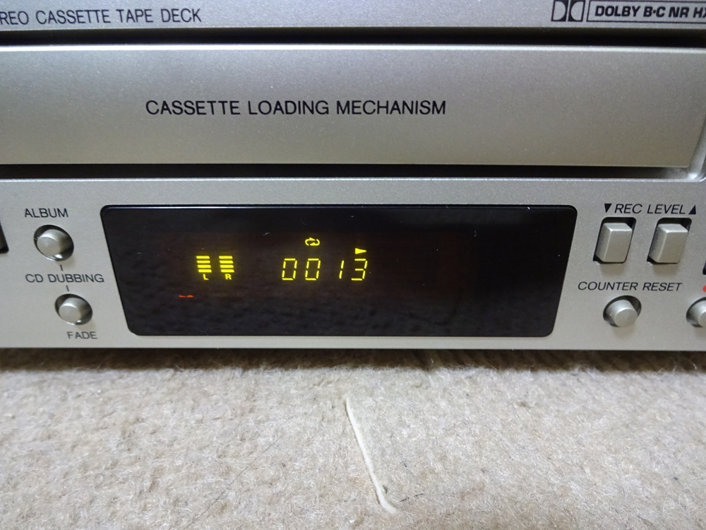 ONKYO／オンキョー オートリバースカセットデッキ K-505 再生してい