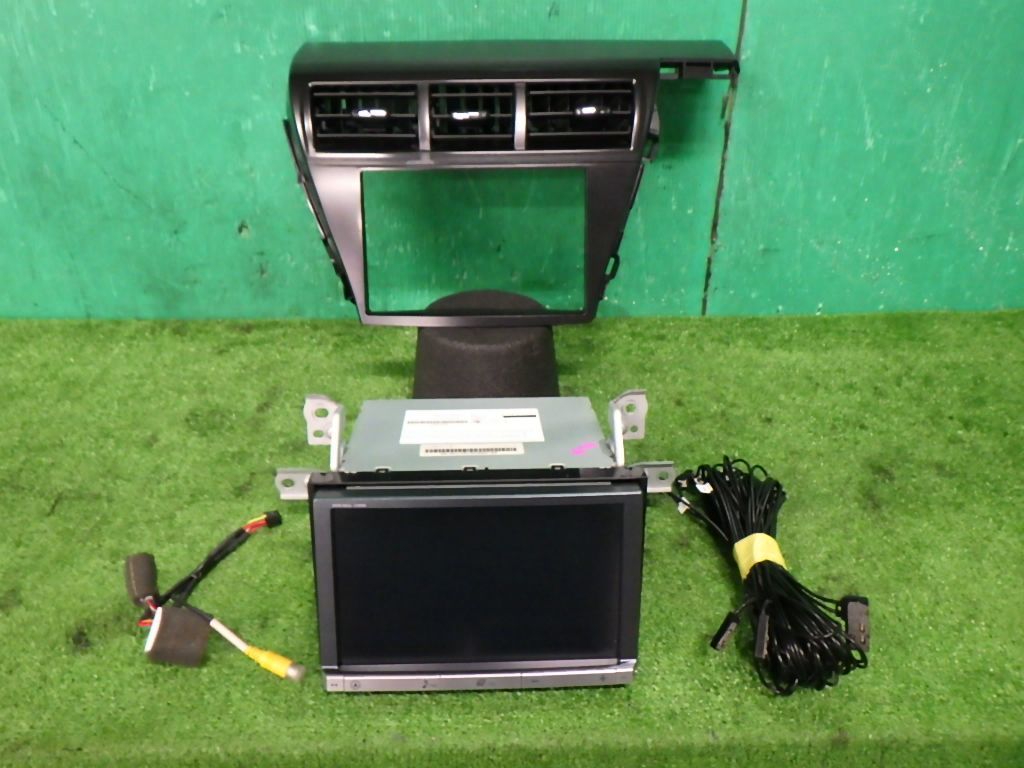 トヨタ純正8インチ NHZN-X62G HDDナビ プリウスα等 パネル付