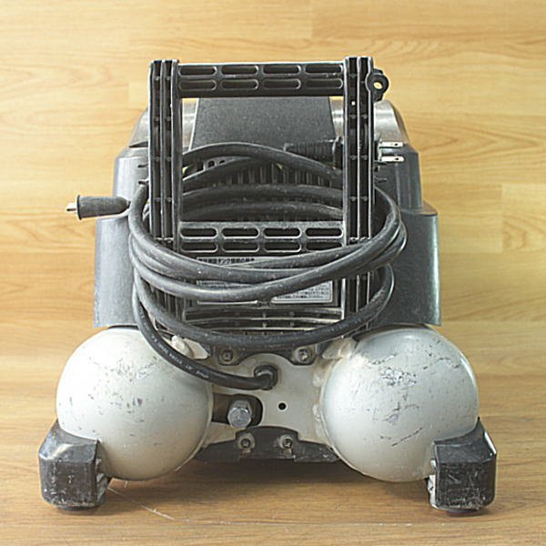 中古動作品【マキタ makita】エアーコンプレッサー AC460XL 常圧 高圧 満タンまで6分36秒 カバー割れあり 領収書対応 マキタ Makita makita Yahoo!オークション used 460の中古品