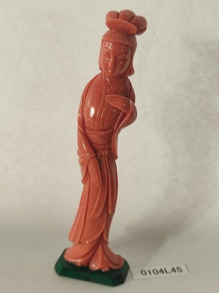 0104L45　本珊瑚　サンゴ　人形　置物　箱付　約73.0ｇ