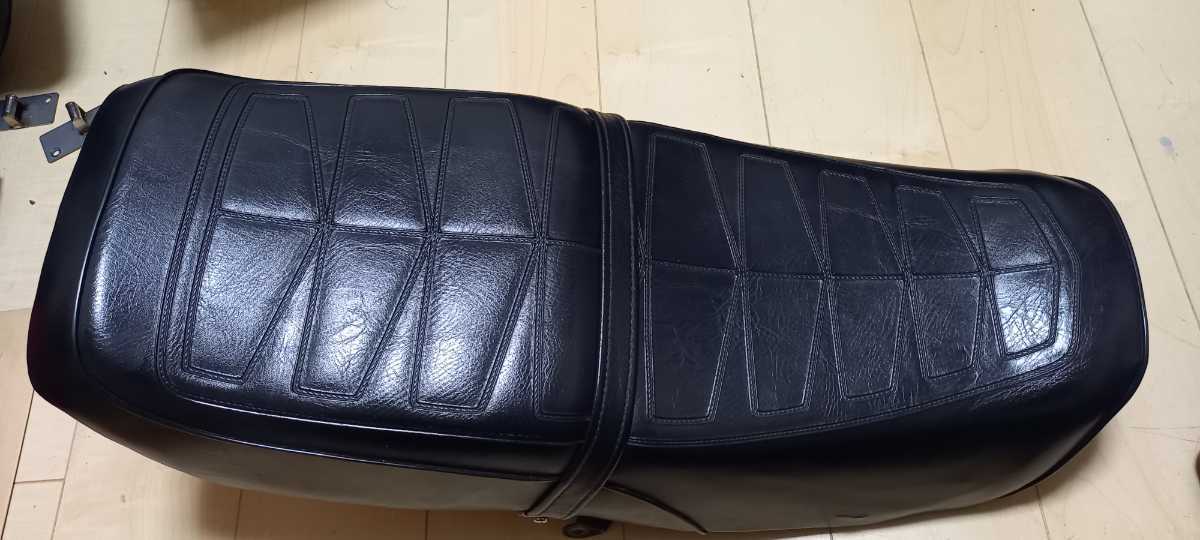 CB750F　シート　一ヶ所破れあり　RC04　FZ　FA　FB　FC