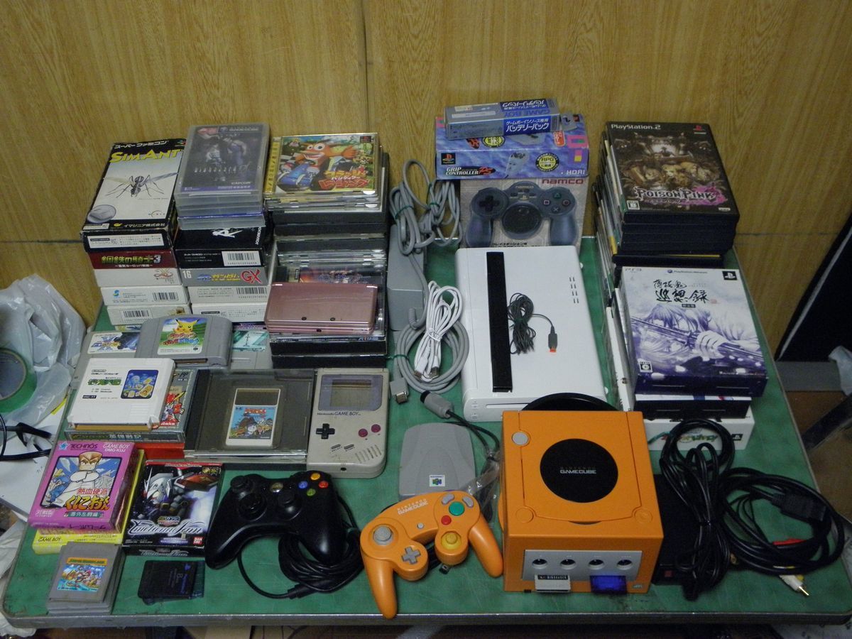 旧ゲーム機　wii U GAMECUBE /旧ゲームソフト プレステ セガサターン スーパーファミコン ゲームボーイ 他いろいろ まとめて ジャンク Wii U Nintendo