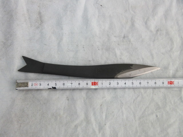 三代・助丸作 魚型。小刀 未使用ですが錆など有り中古で 使用はして