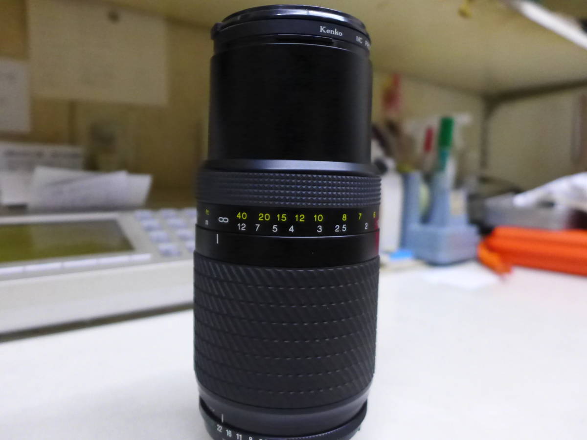 Nikon D7200 ボディ MB-D15、レンズ付き ニコンD7200 MB-D15付き おまけで中古レンズ3本 ファインダー部、丸目
