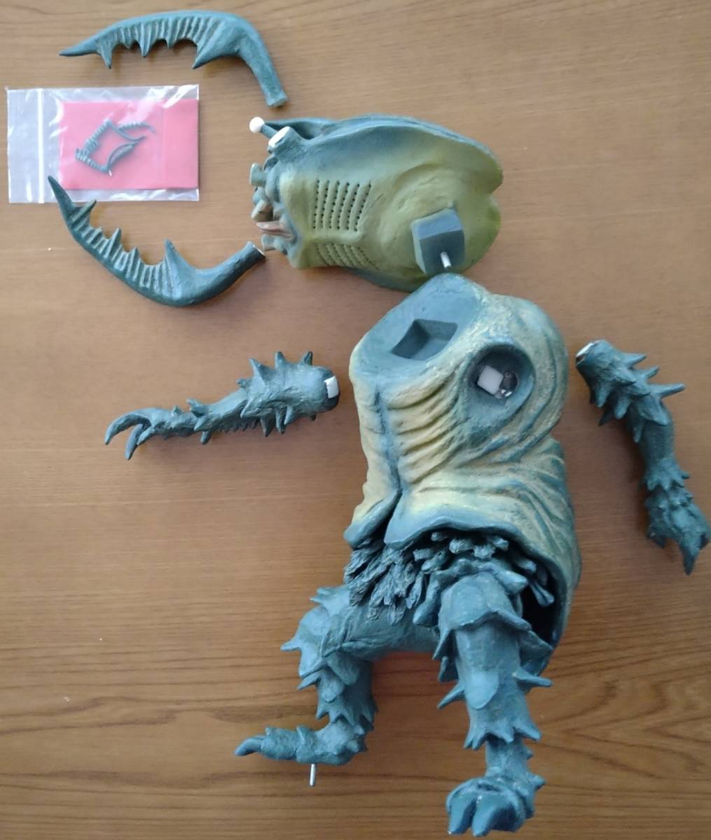 エクスプラス　ありじごく怪獣 アントラー　空想特撮ウルトラシリーズ ３０ｃｍ スタチュー 300体限定　フィギュア　ウルトラマン