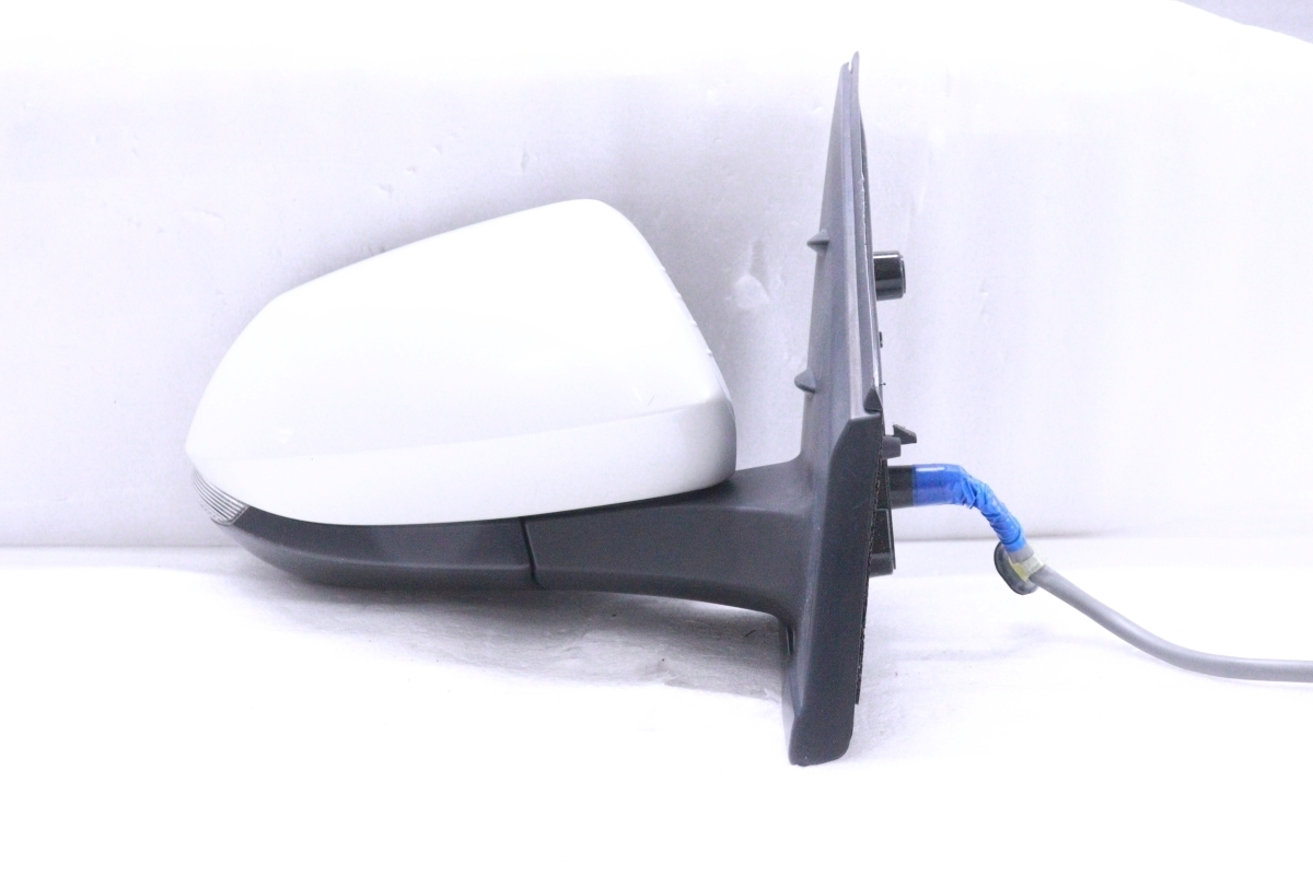 31-1926★7P MXPA10 ヤリス HV 右ドアミラー 87910-K0310 カメラ無 ヒーター無 BSM無 ホワイトパール 070 純正★トヨタ (RO)