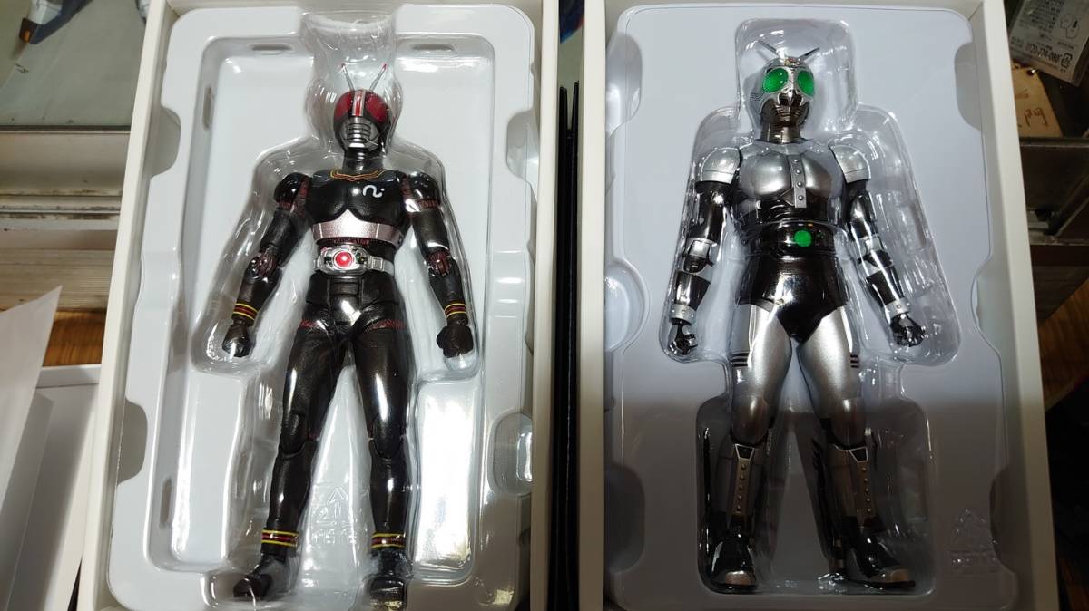 S.H.Figuarts 真骨彫 仮面ライダーBLACK シャードームーン BLACK SUN 