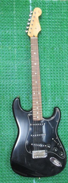 2102 ● Squier Stratocaster Silver Series Fender Pシリアル