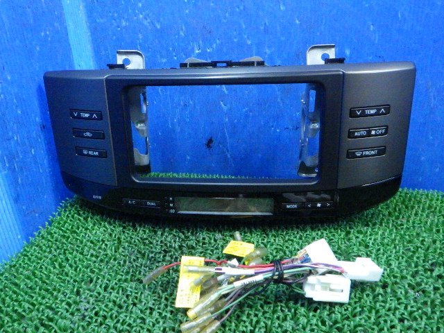 B】 トヨタ純正 センターパネル エアコンパネル エアコンスイッチ オーディオパネル ステー 変換ハーネス付 GRX120 マークX GRX121 GRX125