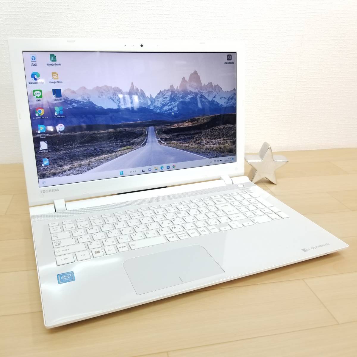 ★美品★新品SSD240GB搭載/メモリ4GB/無線 Wi-Fi/Office/Win11/高性能Celeron 3215U搭載/Dynabook T45/UW(D1208)