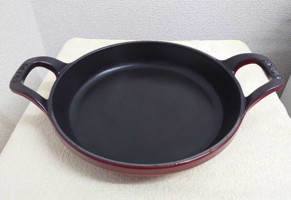 ☆中古品☆staub ストウブ ラウンド スタッカブル ディッシュ 20cm
