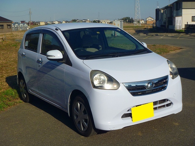 ダイハツ ミライース | イエロー(黄色)の中古車一覧｜中古車検索 131 