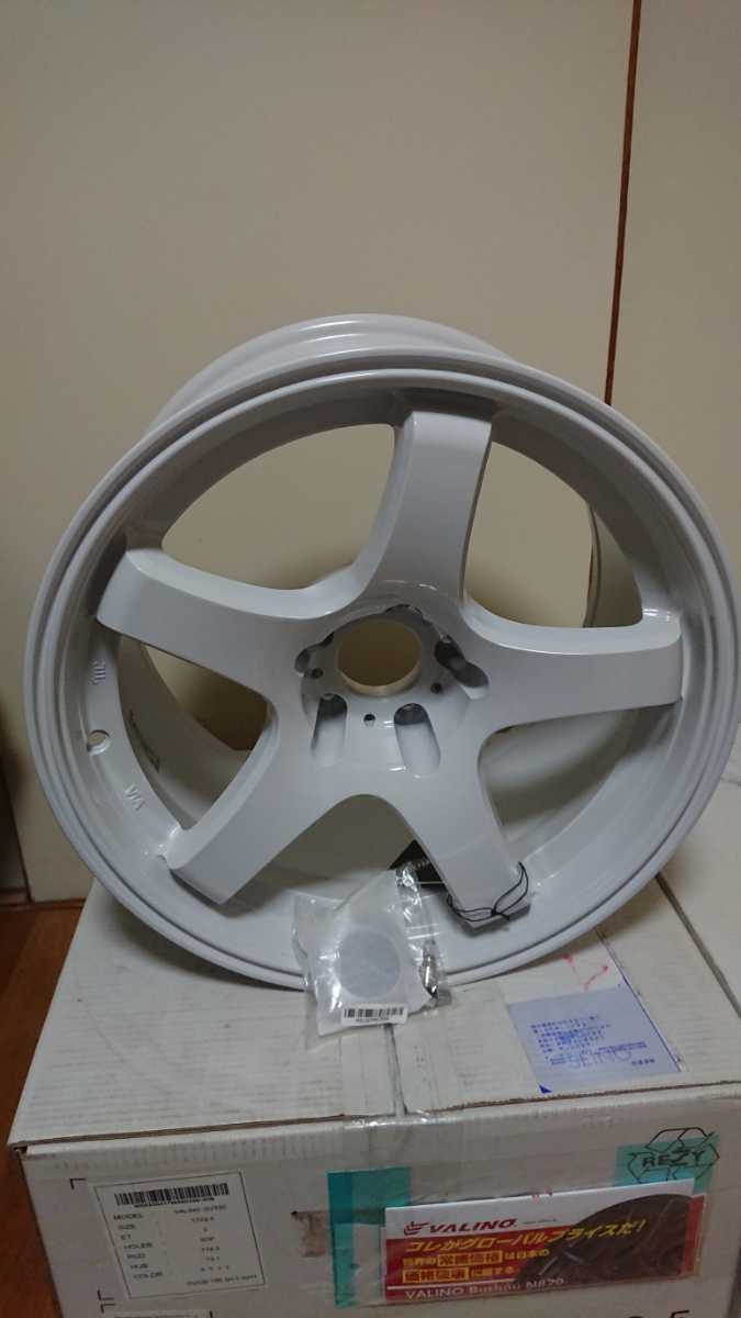 VALINO ヴァリノホイール17インチ 二本セット PCD114.3/5穴 9.5J±0 
