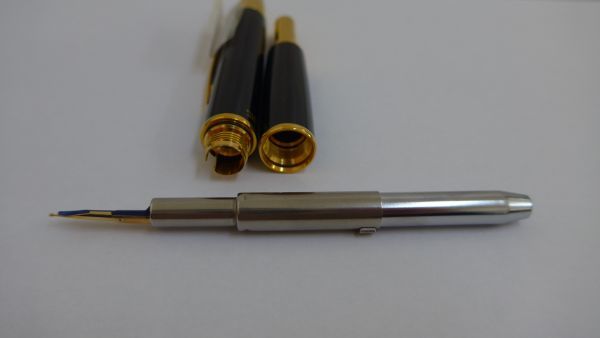 ○BH1 ☆ 新品 未使用 PILOT パイロット 万年筆 キャップレス 18K 中字