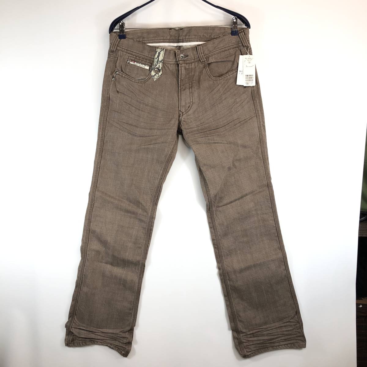 タグ付き NICOLE FOR MEN ニコル カラーデニムパンツ 蛇柄調 レザーポケット 36232 50サイズ