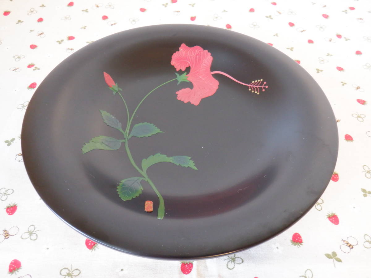 C2 『伝統工芸 琉球塗（琉球漆器）～ハイビスカスの花柄の菓子器』～箱