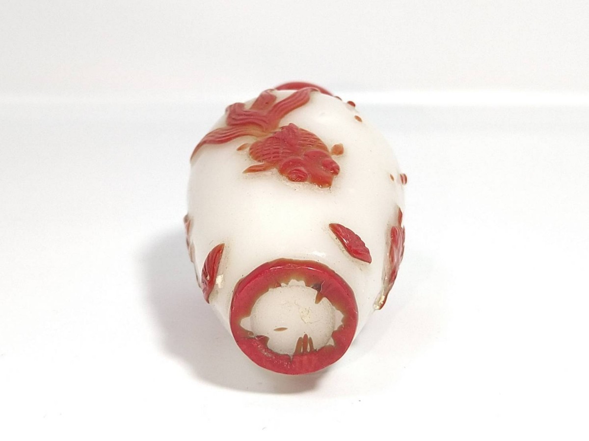 中国美術 乾隆ガラス/白赤 金魚 鼻煙壺/直径3cm高5.5cm 検 鼻煙壷香水 