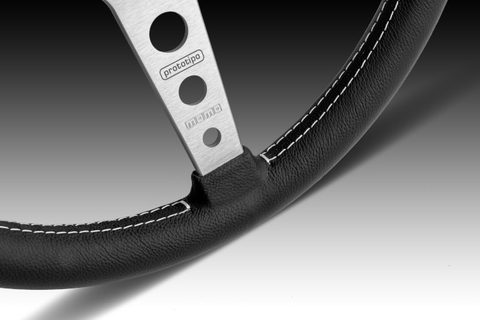 MOMO モモ ステアリング PROTO TIPO SILVER SPORKES MOMO モモ