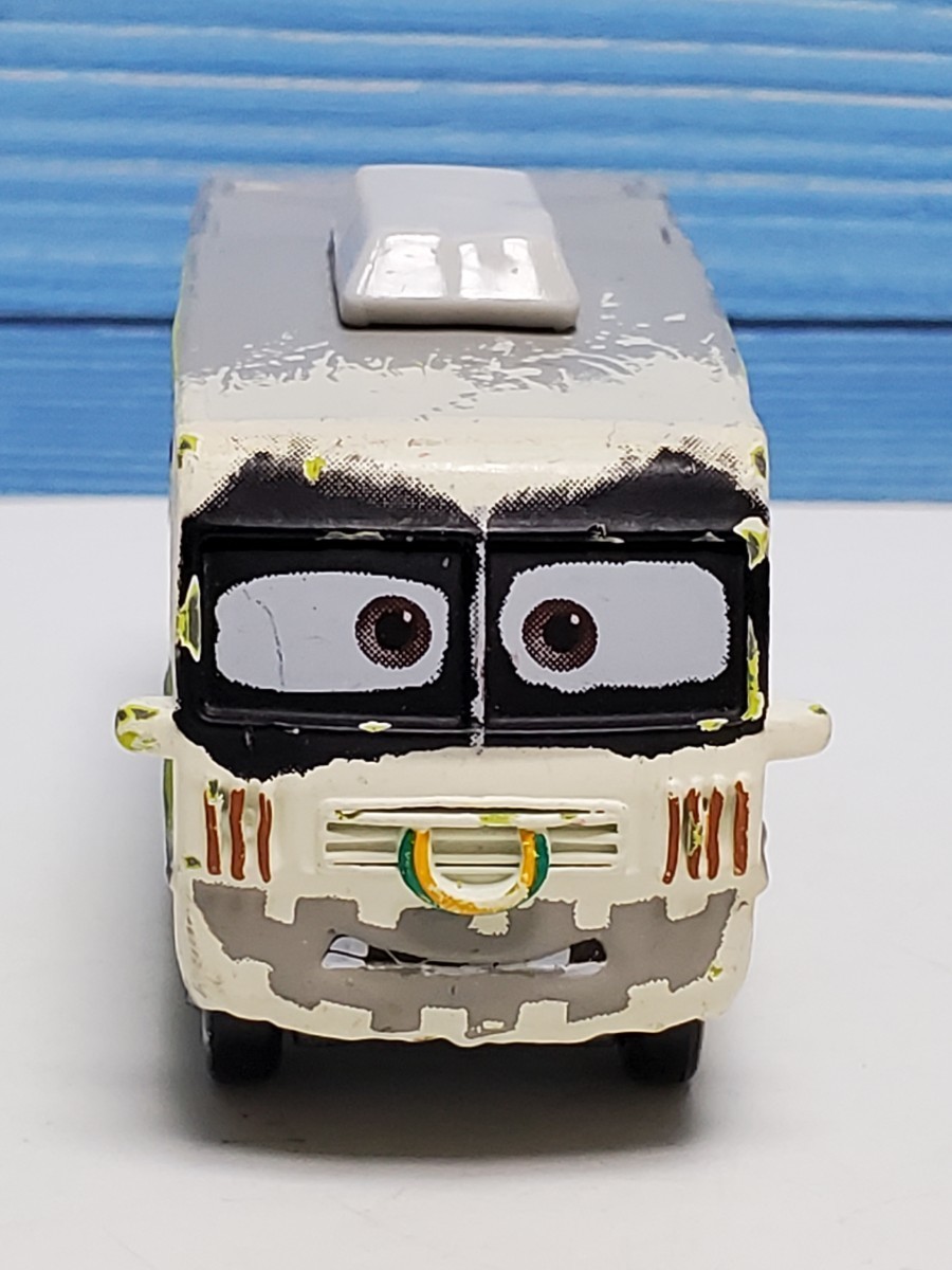 アーヴィー (スタンダードタイプ) カーズ トミカ C-31 Disney Pixar