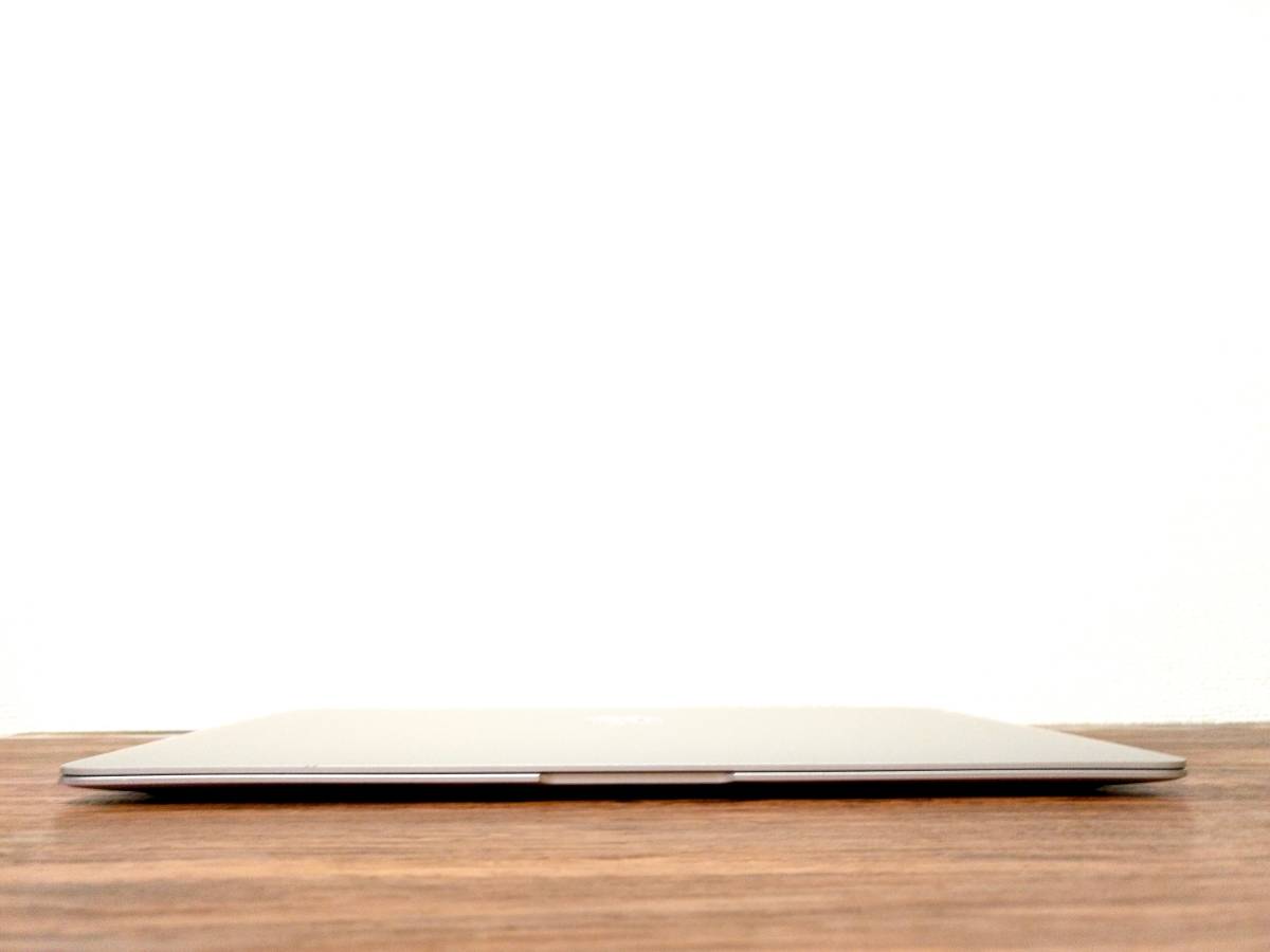 美品☆Apple MacBook Air Retina 13インチ 2018 シルバー A1932 推測