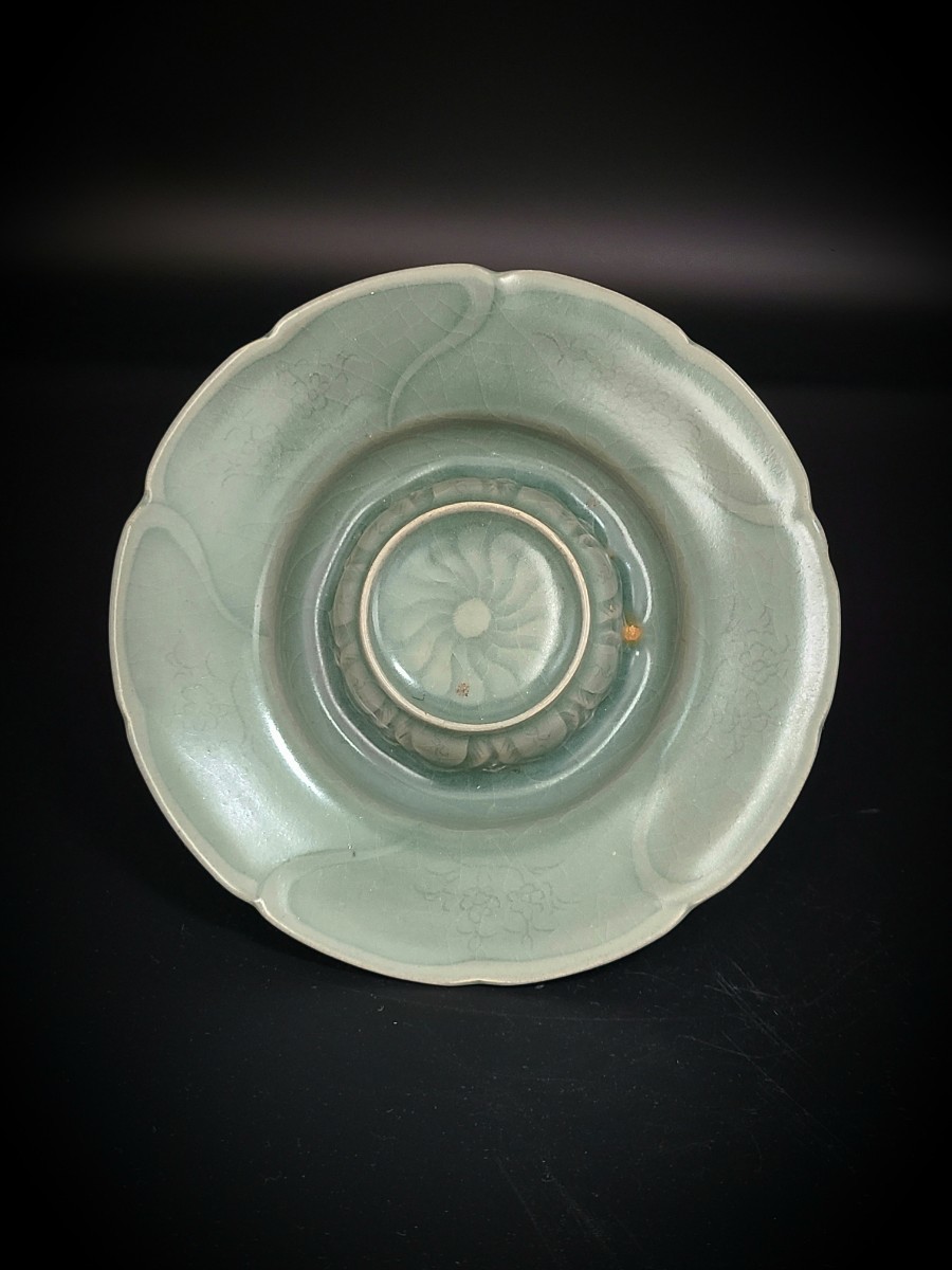 309．高麗青磁 盞 托 蓮花紋 高さ約：10.5cm 朝鮮古陶磁 中国古玩 朝鮮