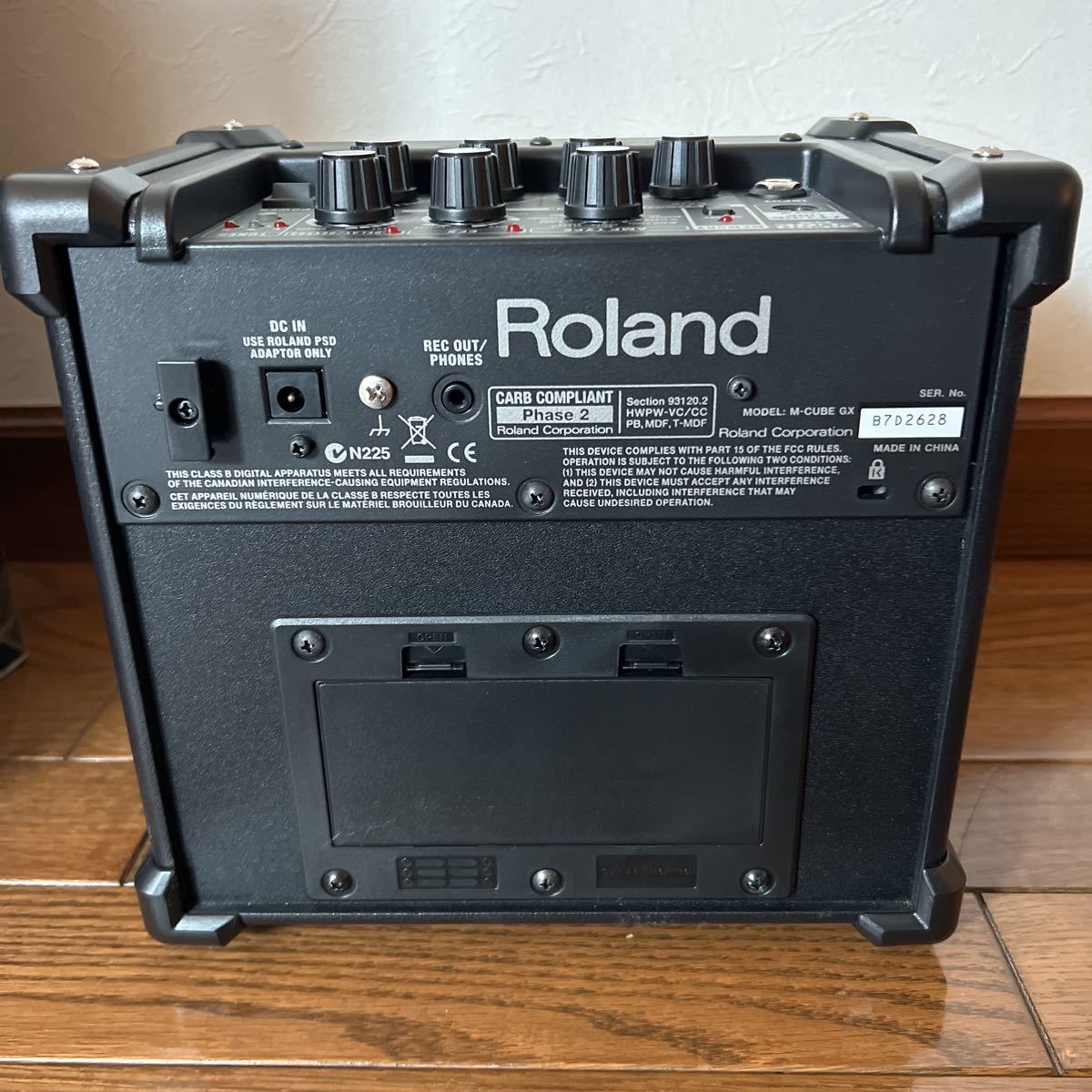 Roland ローランド MICRO CUBE GX ギターアンプ Vケーブル付き 【公式