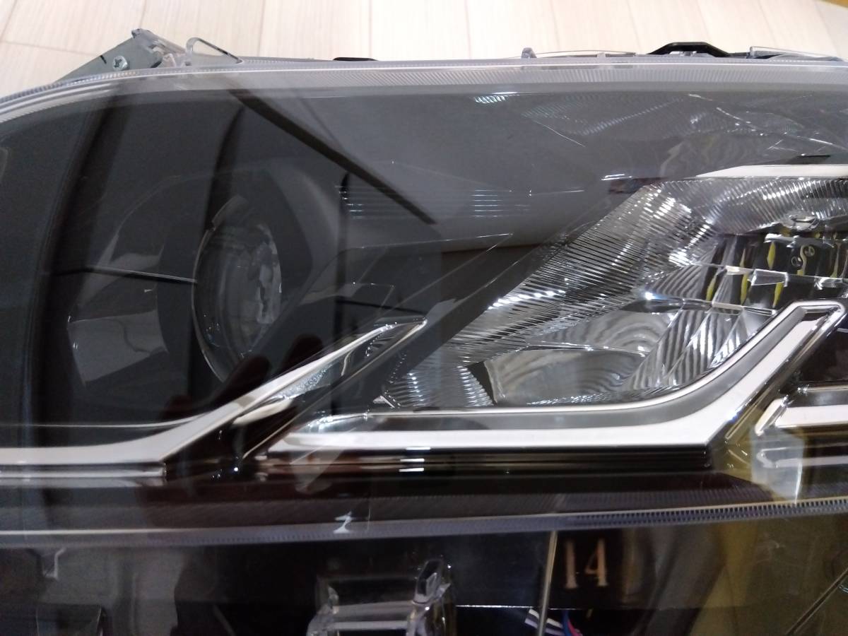 セレナ 後期 C27 左 ヘッドランプ LED 26060-5TT5A ジャンク 日産 