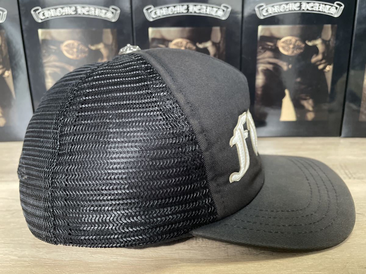 クロムハーツ FUCK 白 レザーパッチ トラッカー キャップ ブラック