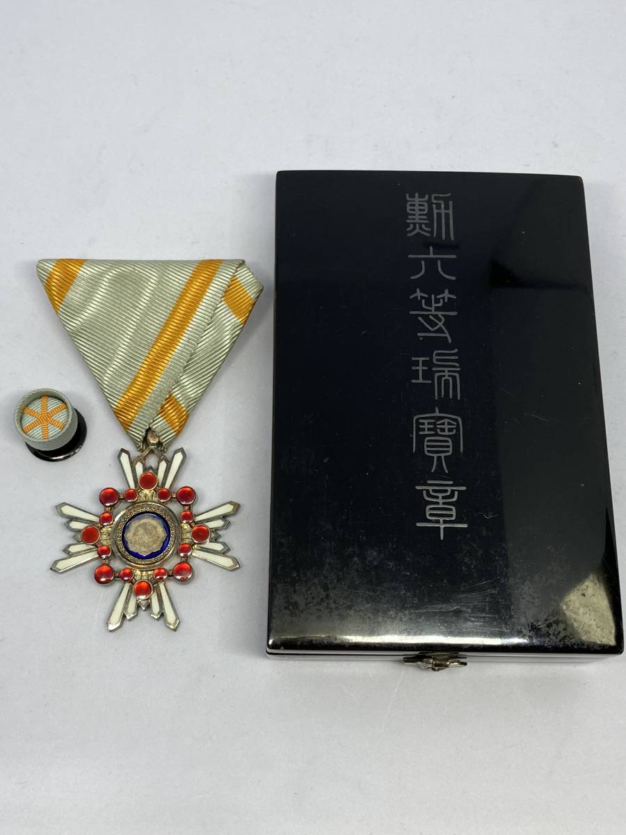 大日本帝国 旧日本軍 勲章 菊水バッジ(通称菊水部隊章) 純銀 当時物