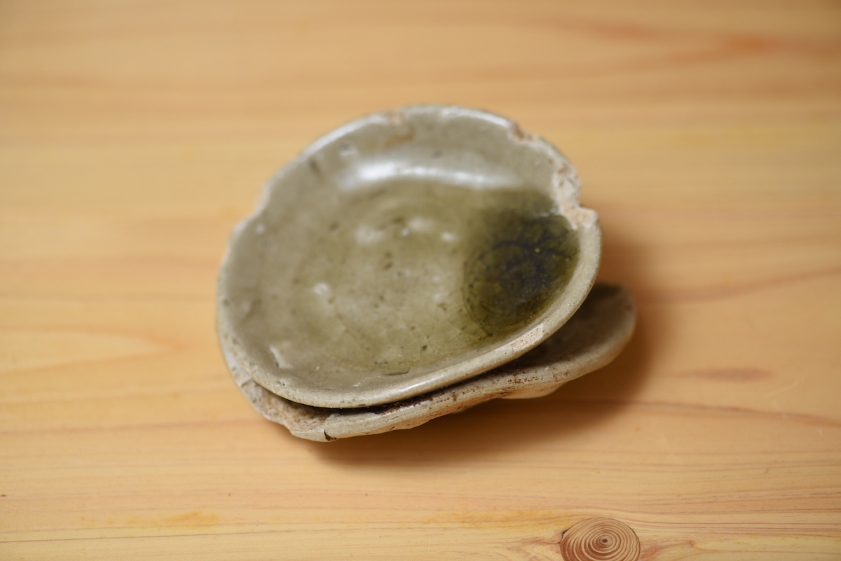 桃山時代 美濃灰釉小皿 大窯 検索:美濃/桃山/酒器/茶道/織部/黄瀬戸