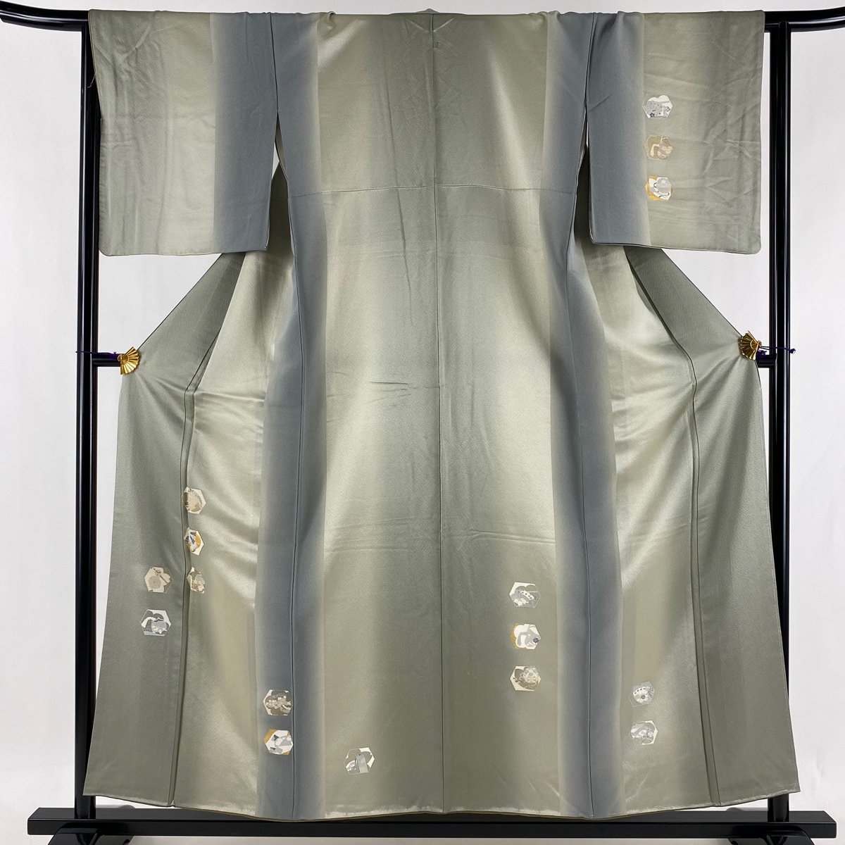 付下げ 美品 秀品 一つ紋 糸巻き 簪 箔 金彩 灰緑 袷 身丈154.5cm 裄丈65.5cm M 正絹 【中古】