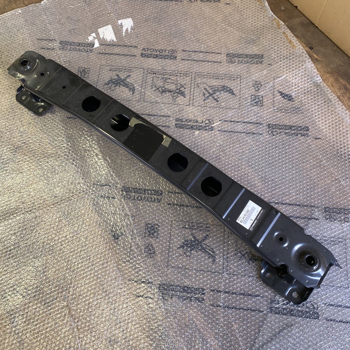 マツダ3 MAZDA3 BPFP/BP5P/BP8P 純正 リアバンパーホースメント BCJH-50-260 新品未使用