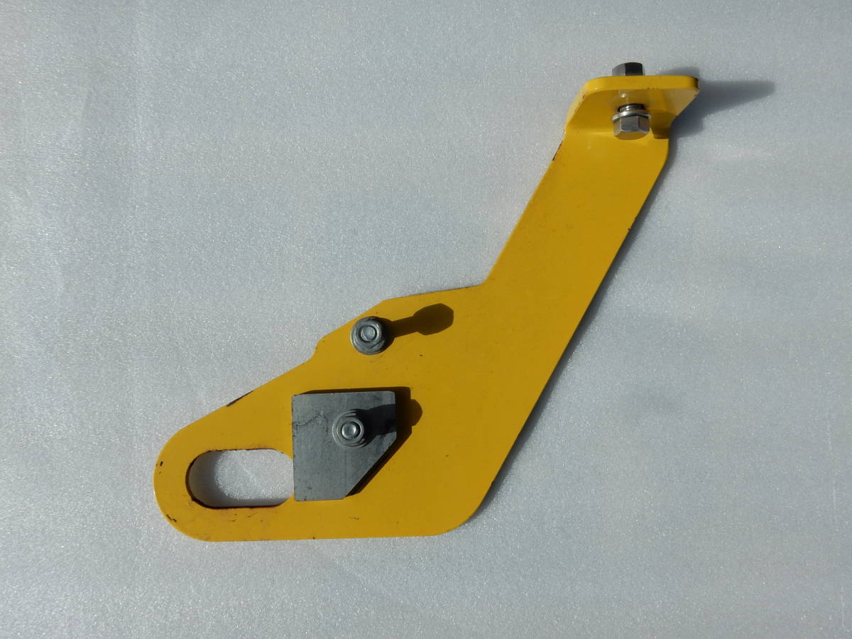 中古】APIO アピオ JB23 ジムニー 純正リアバンパー用 牽引フック 穴 