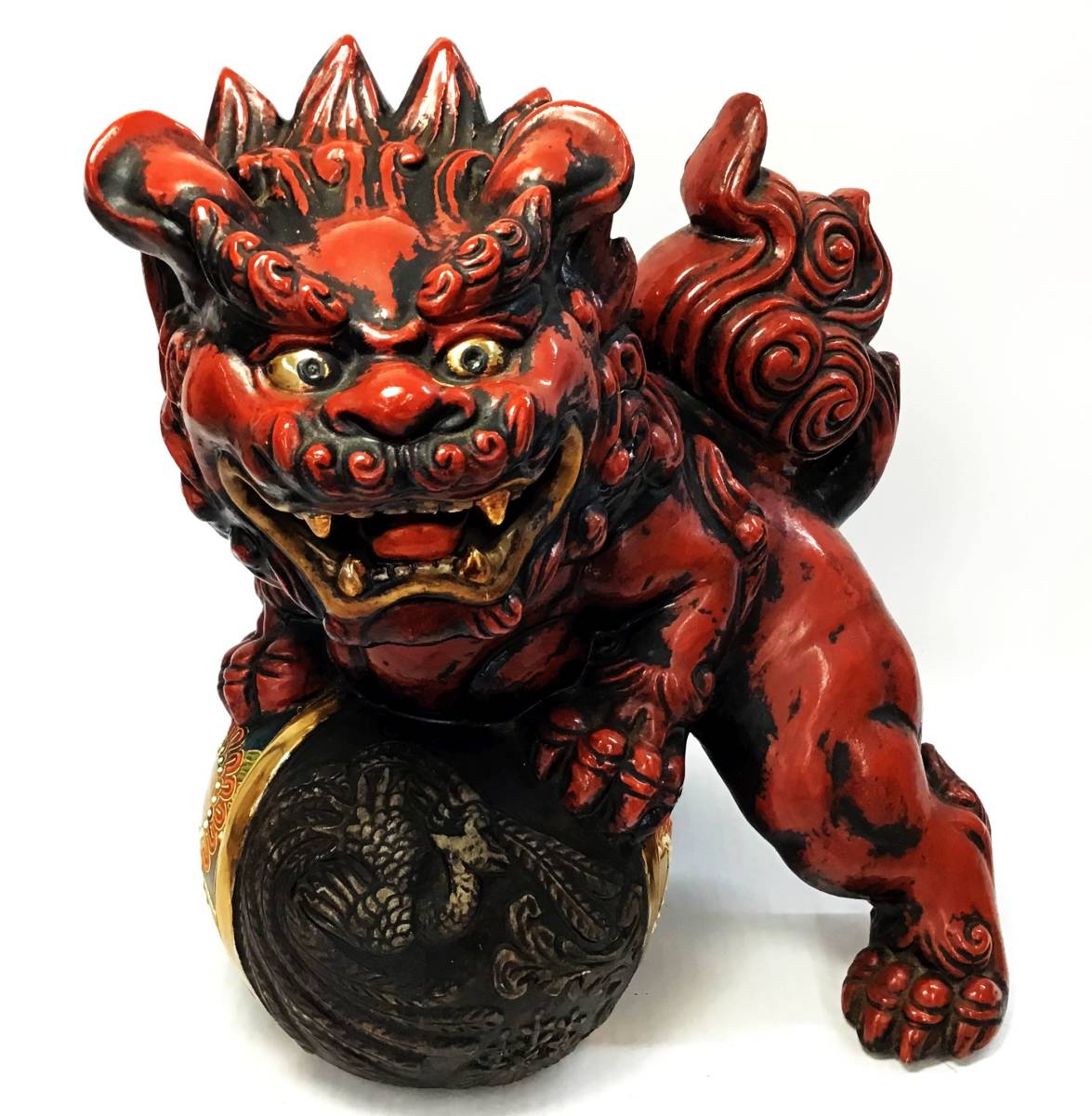 九谷焼 八幡窯 玉乗り獅子 朱/赤 色絵 金彩 高さ約29.5cm 飾物 置物