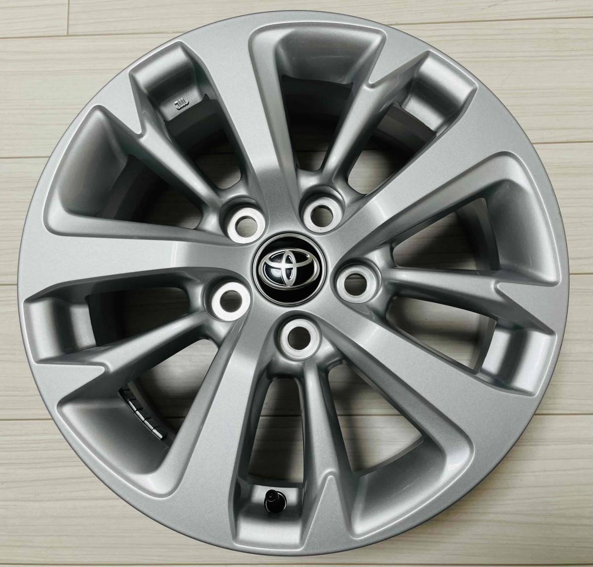 【程度良品!】トヨタ ヤリスクロスGグレード純正 6.5J-16 off+45 pcd114.3/5H ホイール4本【純正ナット付き!】_3