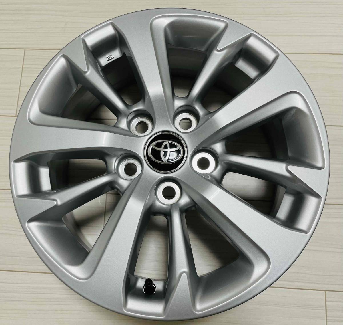 【程度良品!】トヨタ ヤリスクロスGグレード純正 6.5J-16 off+45 pcd114.3/5H ホイール4本【純正ナット付き!】_5