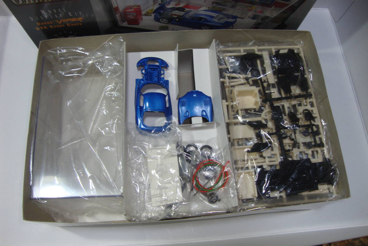 絶版 DODGE VIPER GTS スポーツクーペ 1/43 グレートガレージ 京商 