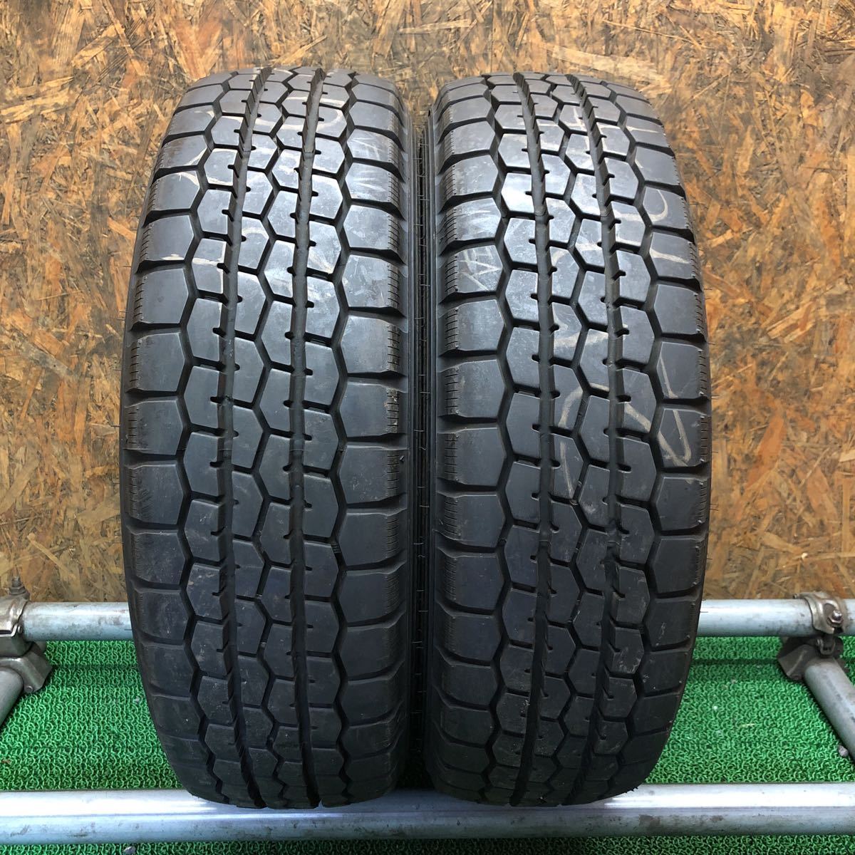 DUNLOP SPLT21 M 205/70R16 111/109L LT 極上バリ山2本価格 P-183 福岡  
