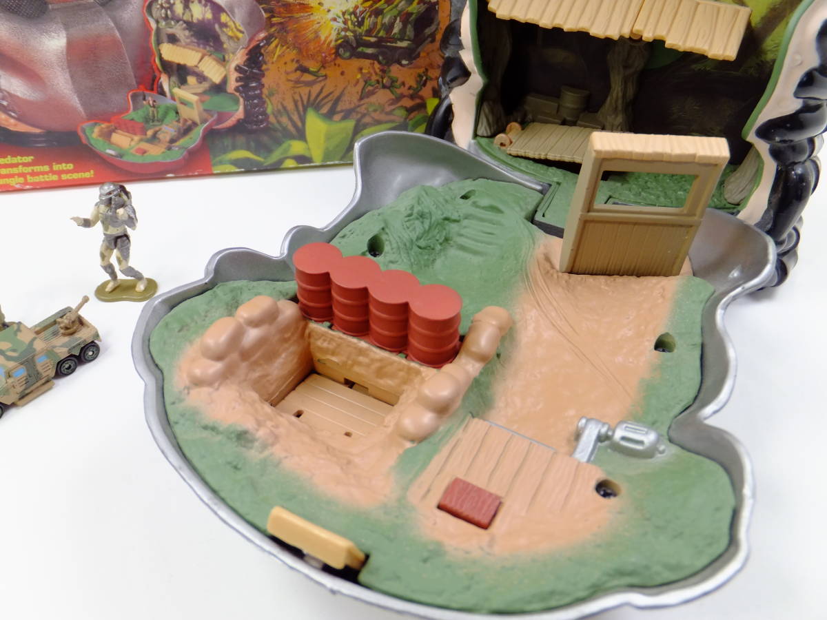 Micro Machines PREDATOR Transforming Action Set プレデター