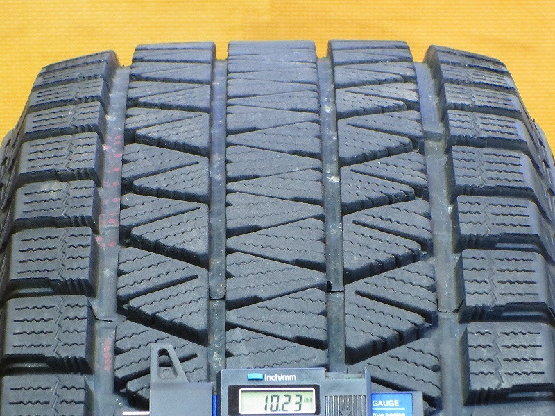 超バリ溝 美品【20年製ブリヂストン ブリザックDM-V3 265/70R17 115Q