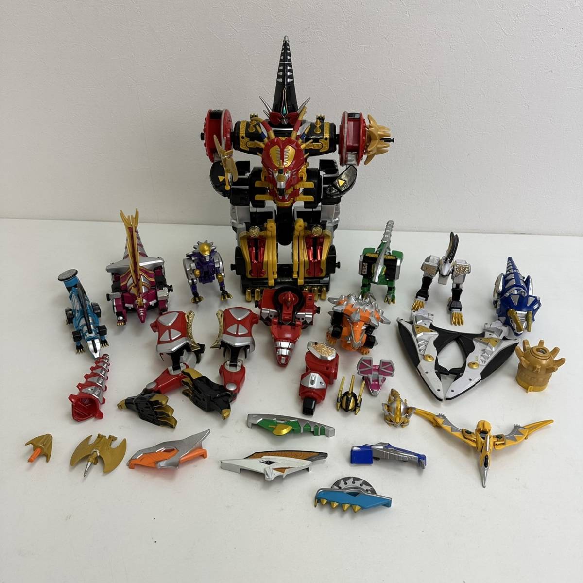 アバレンジャー　ジャンクパーツ 23E0425 ジャンク 爆竜戦隊アバレンジャー 変形 ロボット パーツ 部品