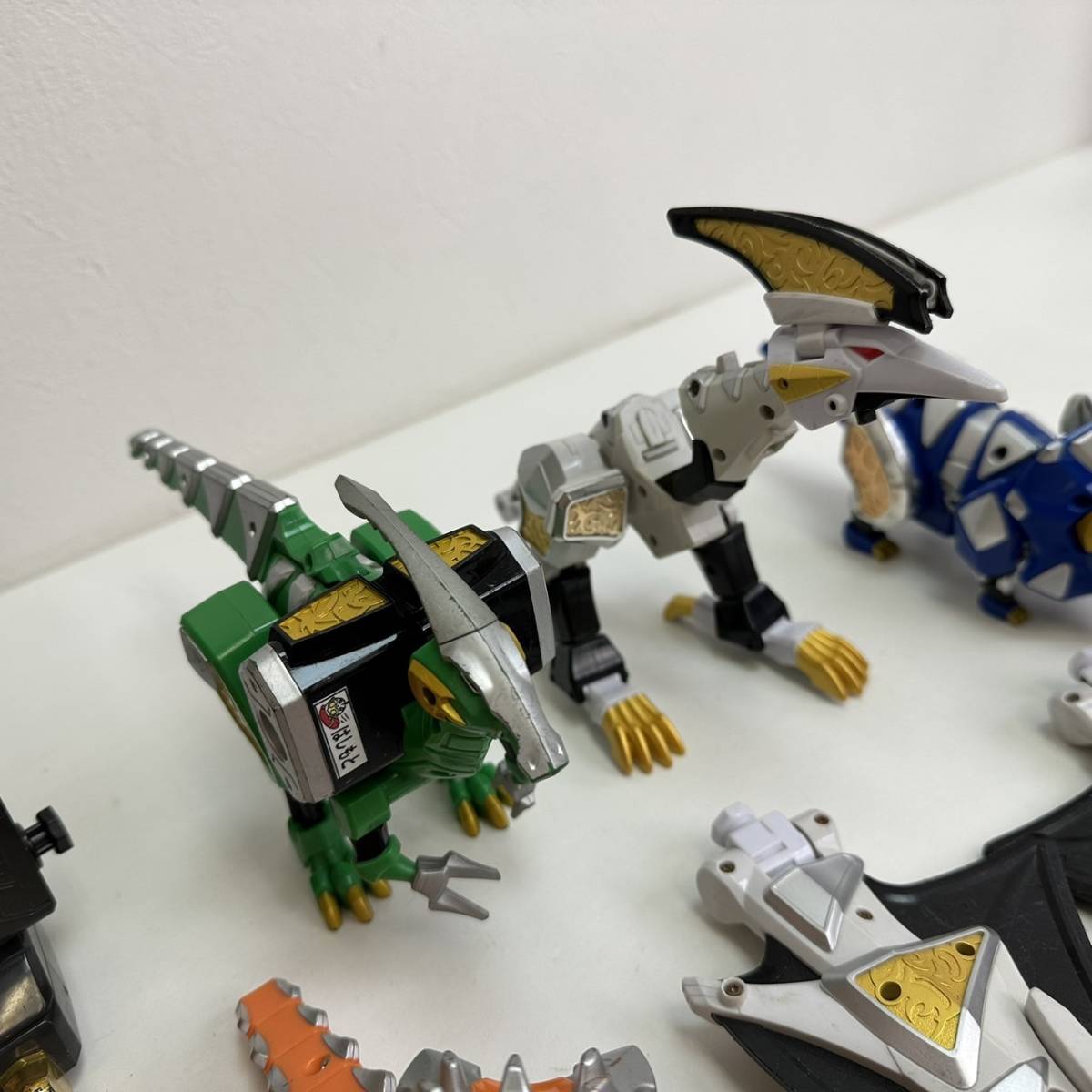 アバレンジャー　ジャンクパーツ 23E0425 ジャンク 爆竜戦隊アバレンジャー 変形 ロボット パーツ 部品