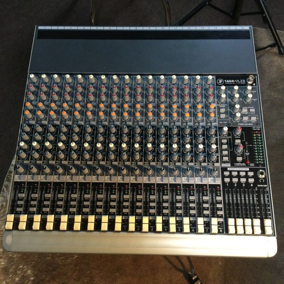 MACKIE アナログミキサー メルカリ 1604-VLZ3 - MIXER 16 MACKIE