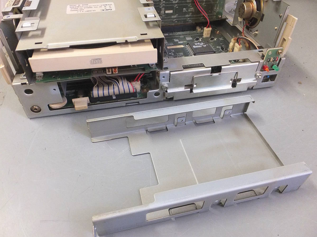よろづ屋NEC PC-9821Cs2 model S3 パーソナルコンピューター HDD無し