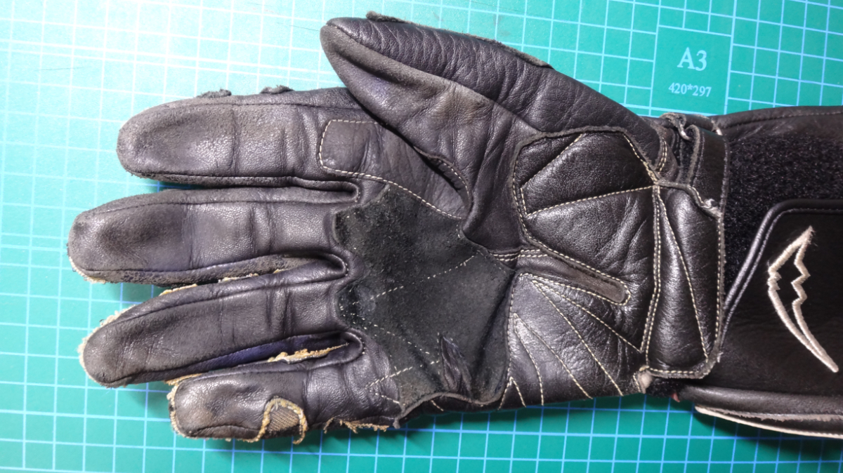 送料込＞クシタニ（KUSHITANI） K-5163 GPSグローブ3 SIZE：LL
