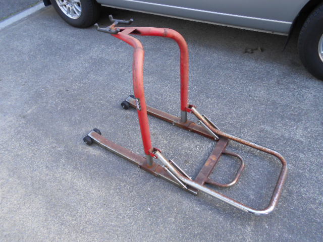 Ducati996など　Fスタンド　フロントスタンド、アンダーブリッチに穴が開いてないタイプのバイクに使用出来ます。