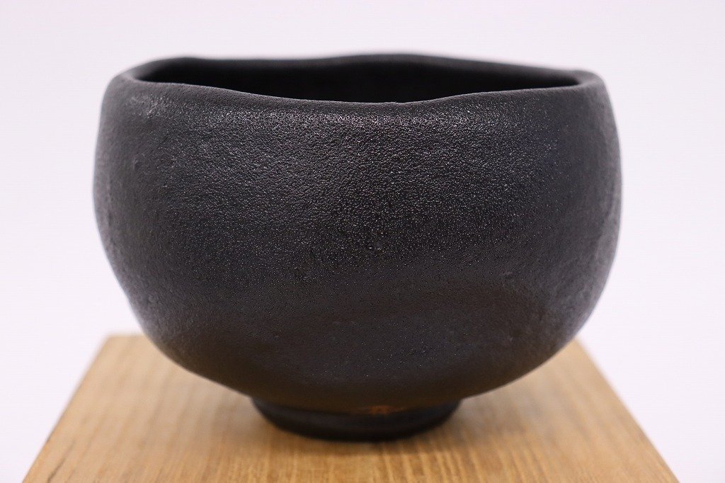 1円～◆おたからや◆sh657　紀州焼　葵窯　寒川栖豊　那智黒茶碗　茶道具 - 紀州焼 「寒川栖豊」の落札相場・落札価格 寒川栖豊 葵窯造 二代