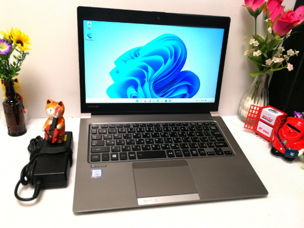 当日発送　SSD搭載☆最新Windows11☆gj　即決/COREi5-7300U/8GB/Office2021/HDMI搭載☆03